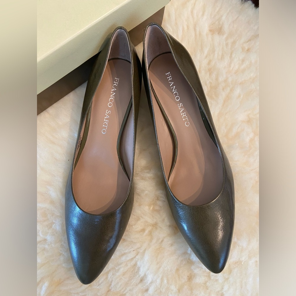 Franco Sarto olive green pointed toe kitten heel NIB - Picture 3 of 13